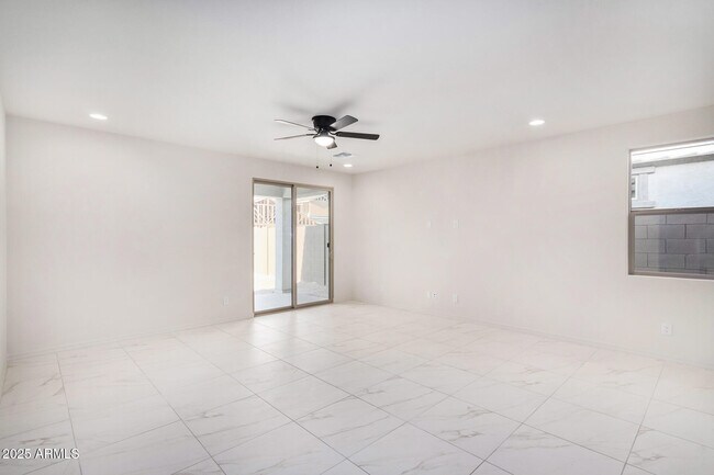 Foto del edificio - 6970 W Gwen St