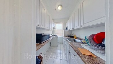 Building Photo - 42 Strathmore Rd