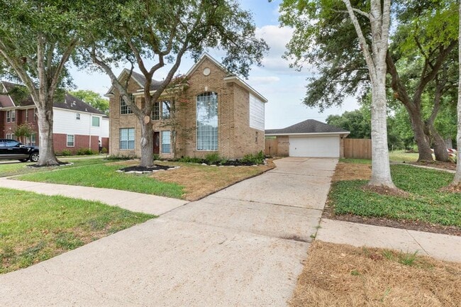 Building Photo - 201 Water Oak Dr