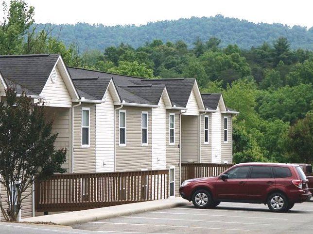 Foto del edificio - Weaverville Commons