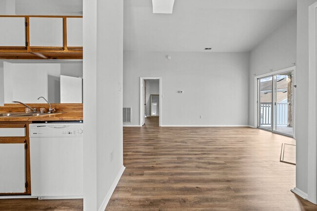Foto del edificio - Beautiful condo in Great Neck Landing