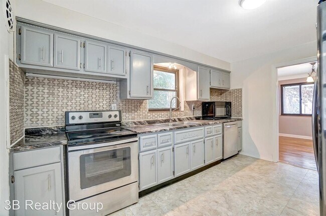 Building Photo - 3 br, 2 bath House - 4286 MARLIN AVE.