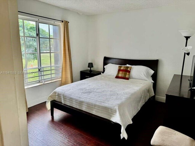 Foto del edificio - 4920 NW 79th Ave