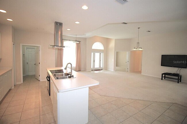 Foto del edificio - 74 Edward Dr