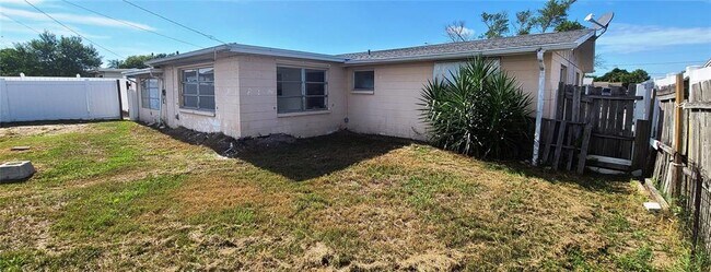 Building Photo - 5200 Chet Dr