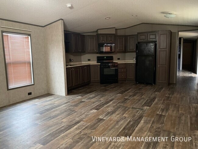 Foto del edificio - Ask about our move-in specials!