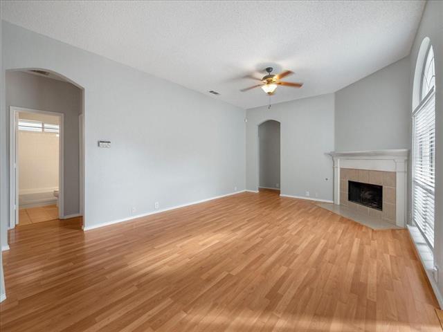 Building Photo - 7104 Chateau Dr