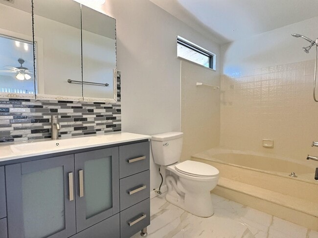 Foto del edificio - 2652 Riverside Dr