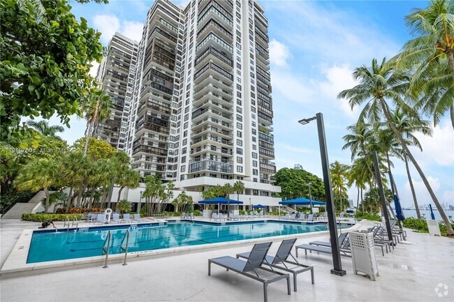Building Photo - 2333 Brickell Ave