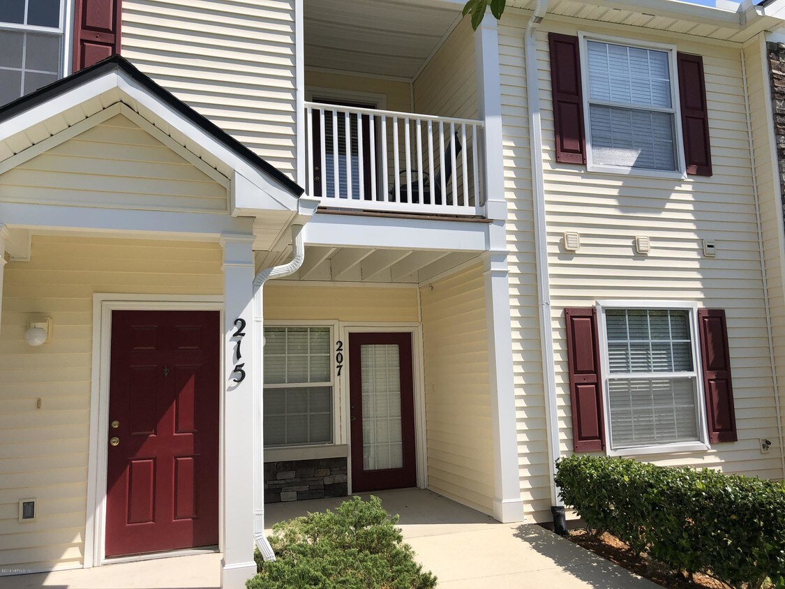 2200 Marsh Hawk Ln Unit 207, Fleming Island, FL 32003 Condo for Rent