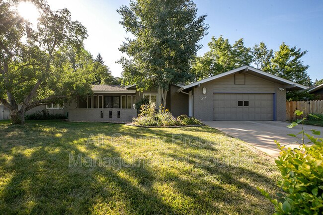 Building Photo - 240 Hopi Pl