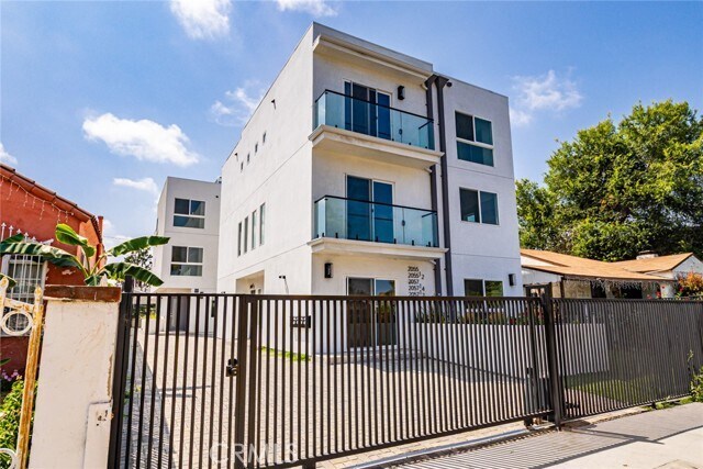 Foto principal - 2055 S Garth Ave