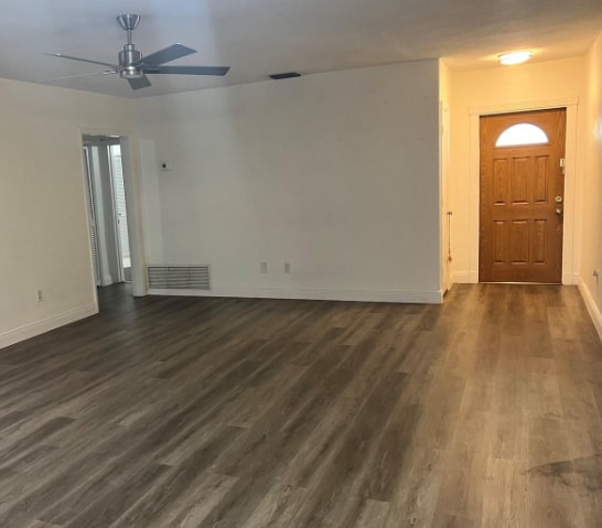 Building Photo - 7411 Twin Sabal Dr