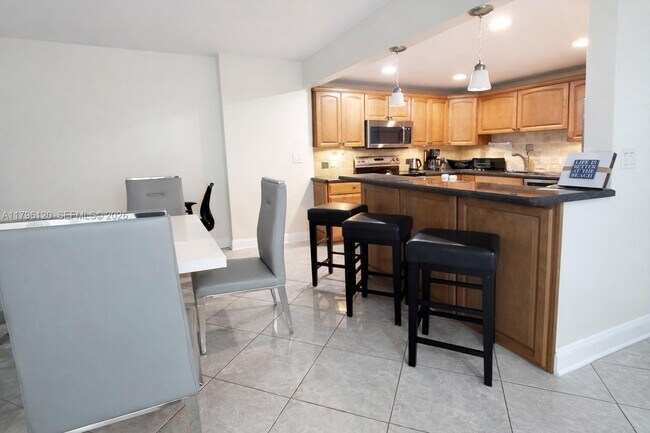 Foto del edificio - 2101 S Ocean Dr