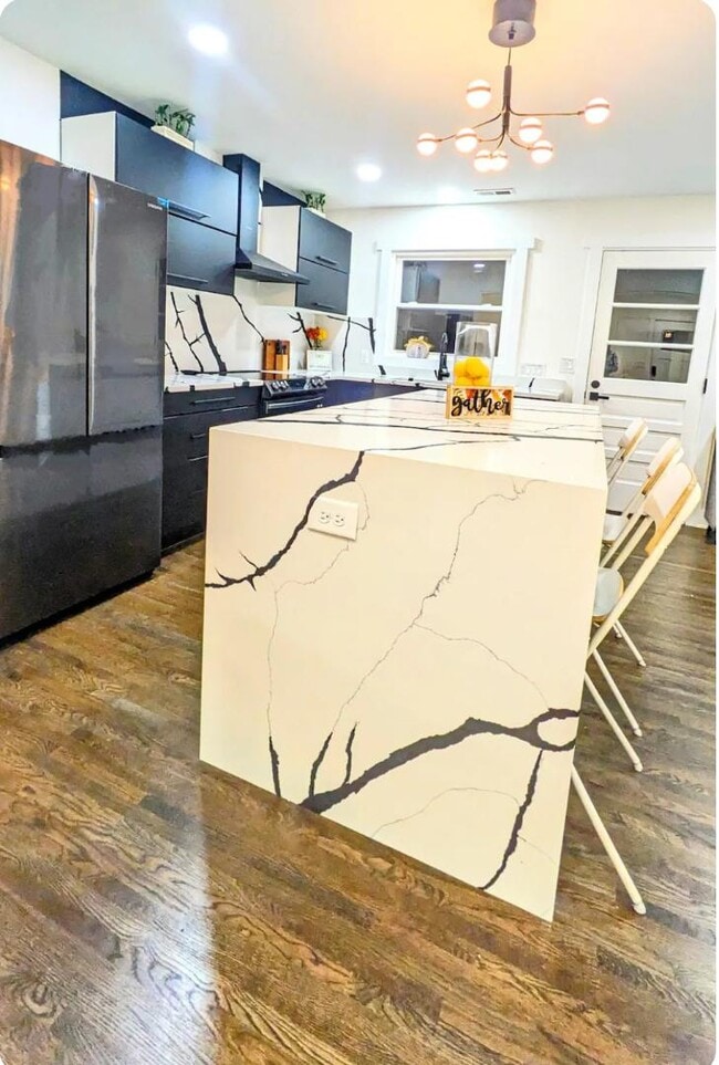 Photo - 1114 Comstock Dr House