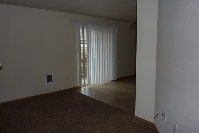 Foto del edificio - Upper Level 2 Bedroom Apt. Eatonville