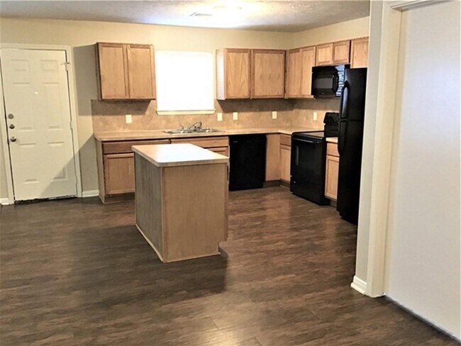 Building Photo - 16301 Sun View Ln