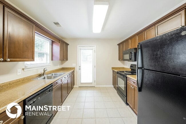 Building Photo - 485 Fox Run Cir