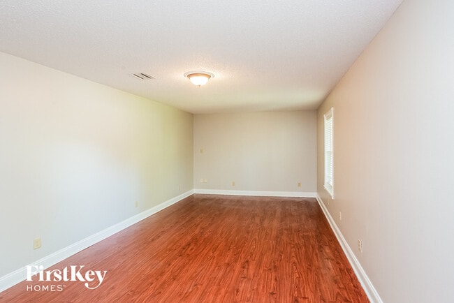 Building Photo - 8970 Hertford Pl W