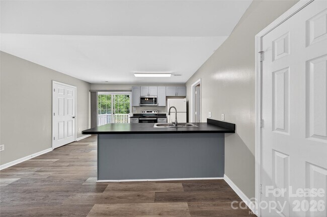 Foto del edificio - 2332 Eargle Rd