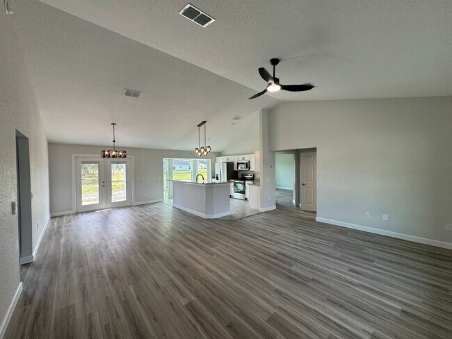 Foto del edificio - Beautiful 3BR/2BA/2 Car Garage Home!  NO APPLICATION FEE!