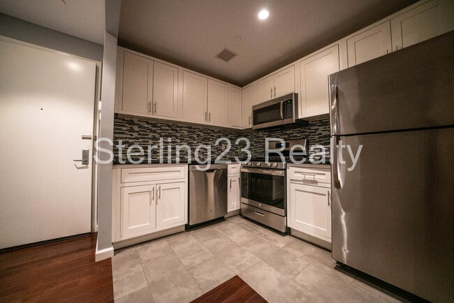 Building Photo - 45 Hinckley Plz