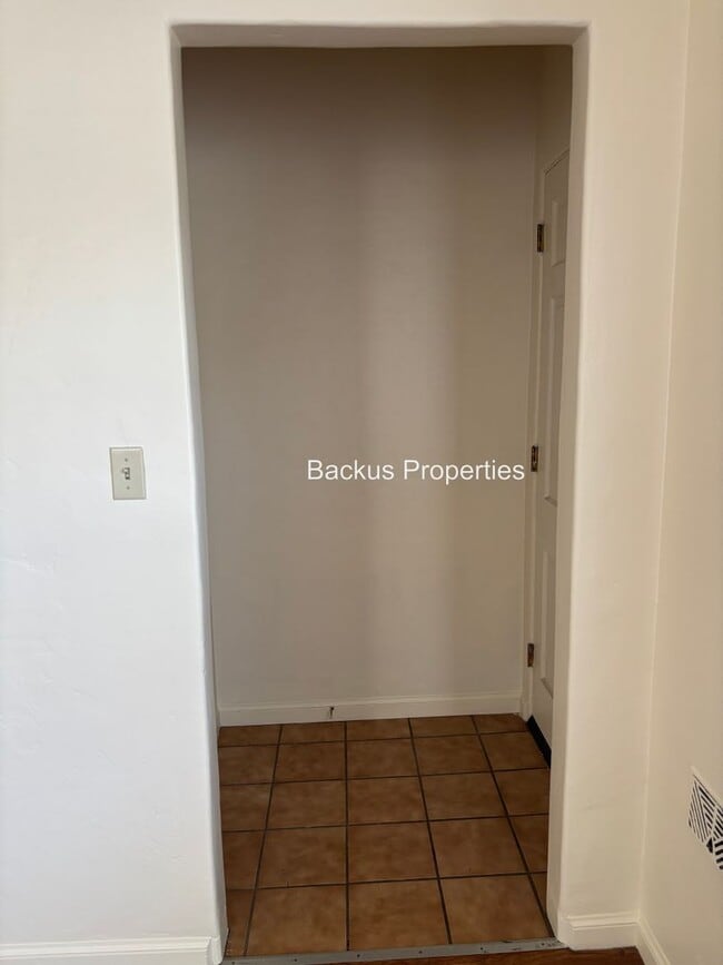 Building Photo - Archer St 157-159