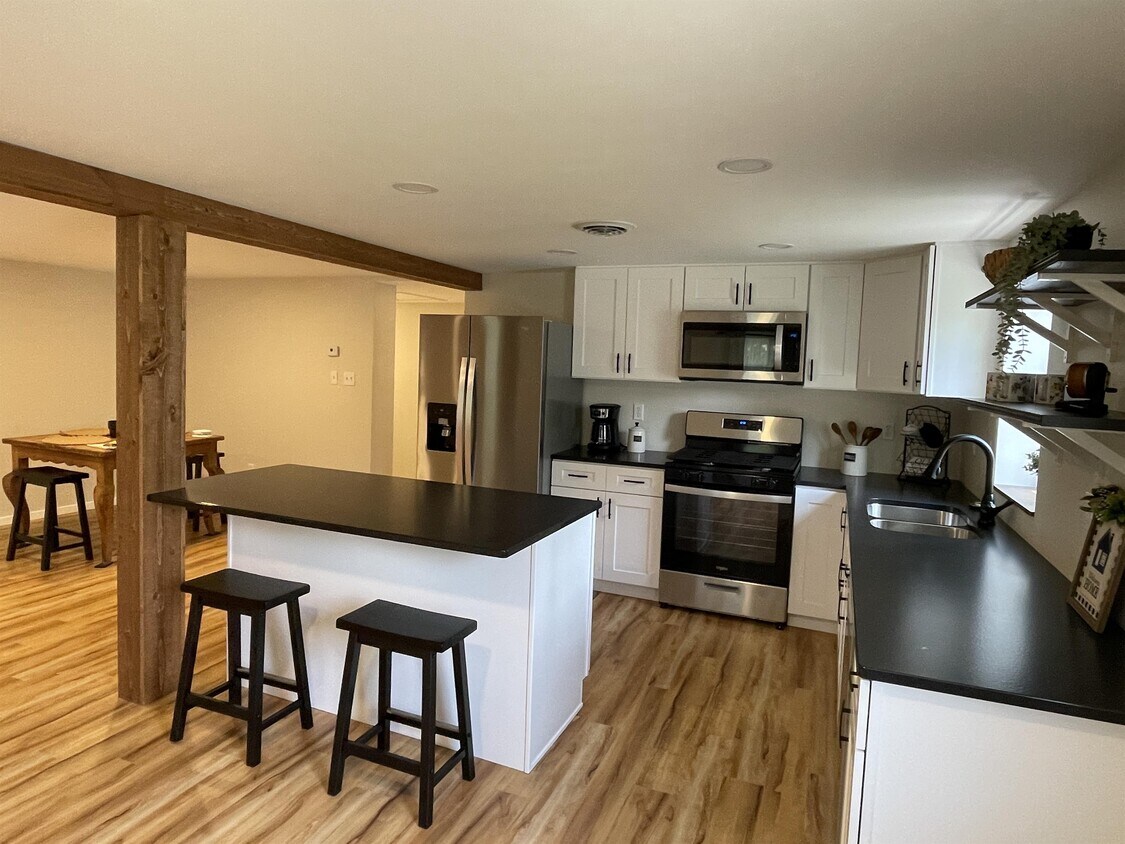 Foto principal - 989 Sunset View Blvd
