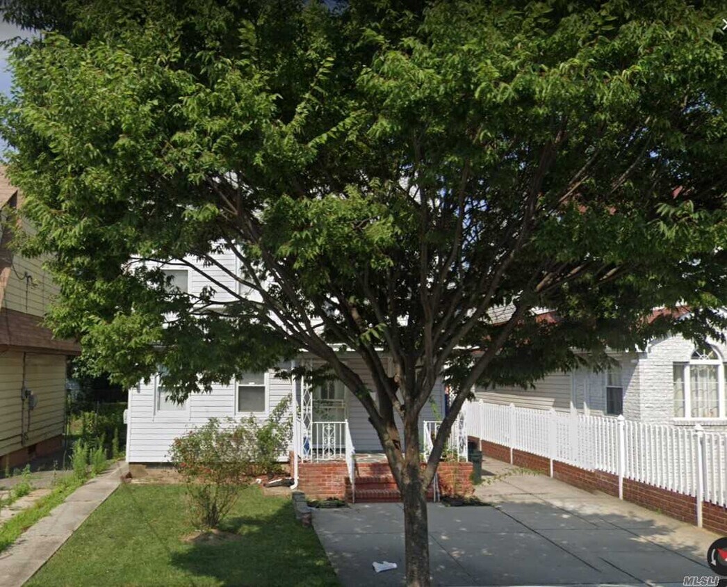 Primary Photo - 89-67 Hollis Ct Blvd