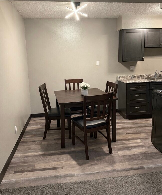 Building Photo - Colby Apartments