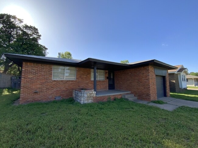 Photo - 2013 N College Ave House