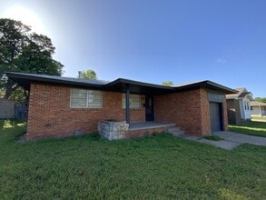 Building Photo - 2013 N College Ave