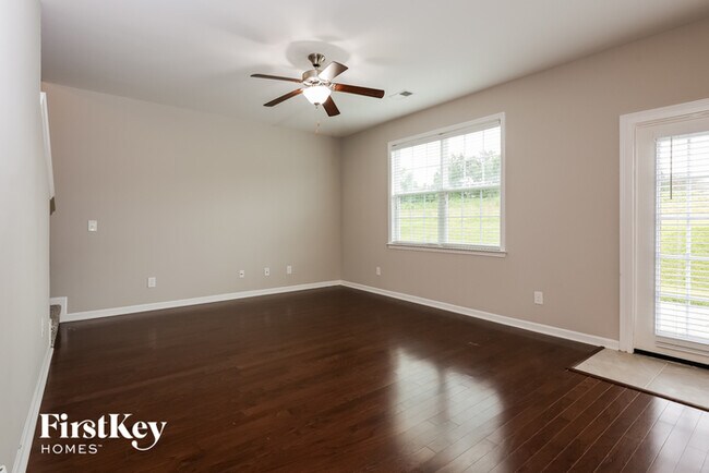 Building Photo - 8152 Ronda Dr