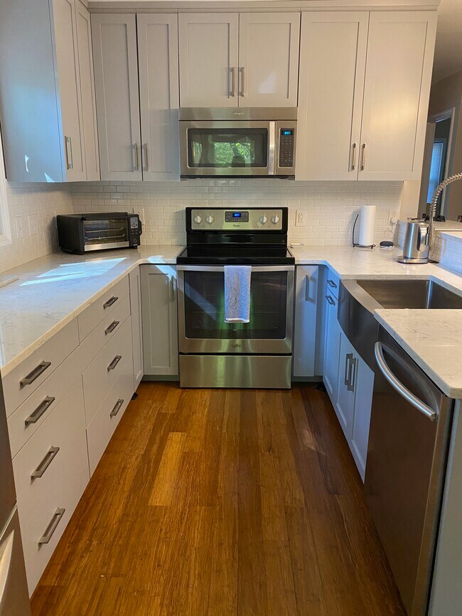 Cocina - 121 Johnson St