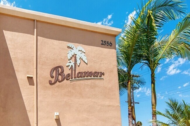 Building Photo - Charming Bay Park Condo For Rent!
