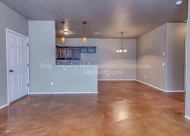 Building Photo - 1846 Cypress Ln