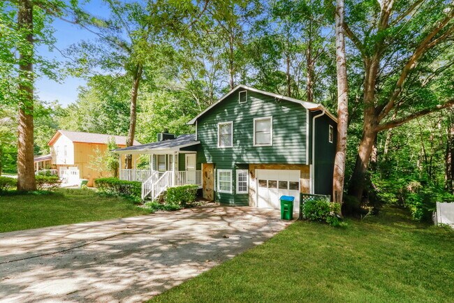 Building Photo - 4006 Tanglewood Rd