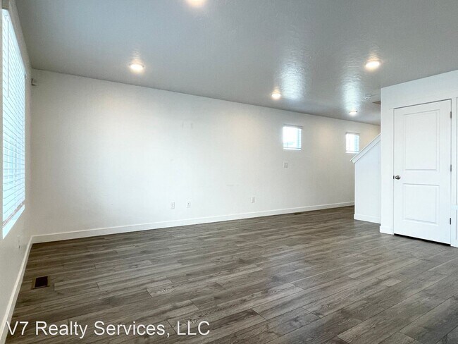 Foto del edificio - 4 br, 3.5 bath House - 223 N. Pier Ct.