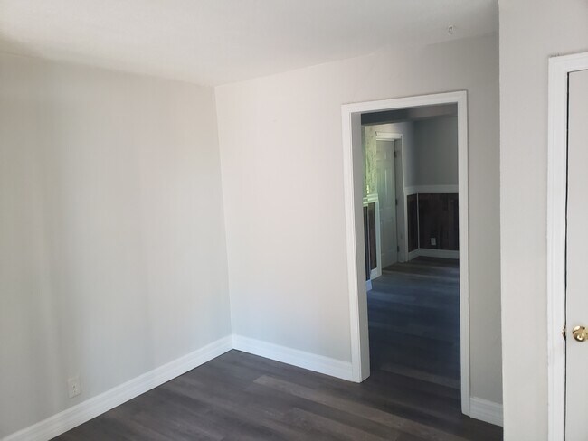 Building Photo - 1377 Lockwood Dr SW