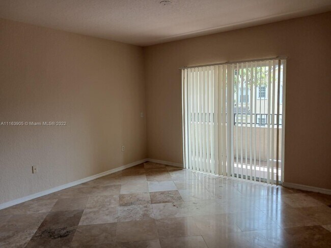 Foto del edificio - 2704 Belmont Ln
