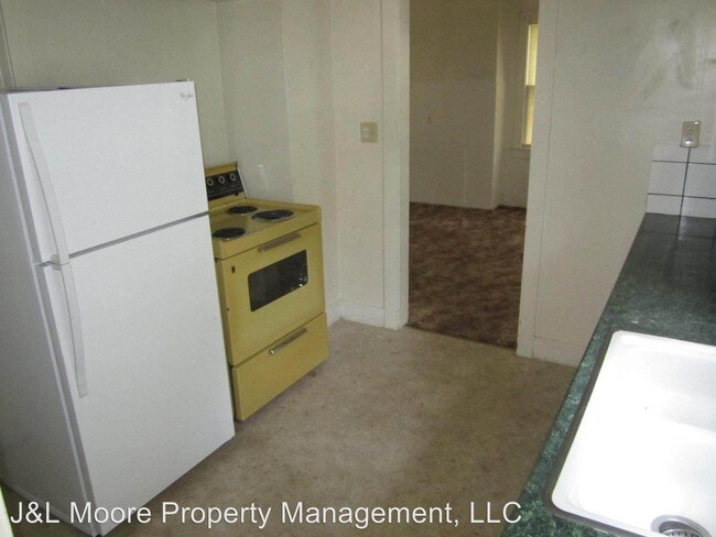 Foto del edificio - 1 br, 1 bath Apartment - 225 N. Holly St