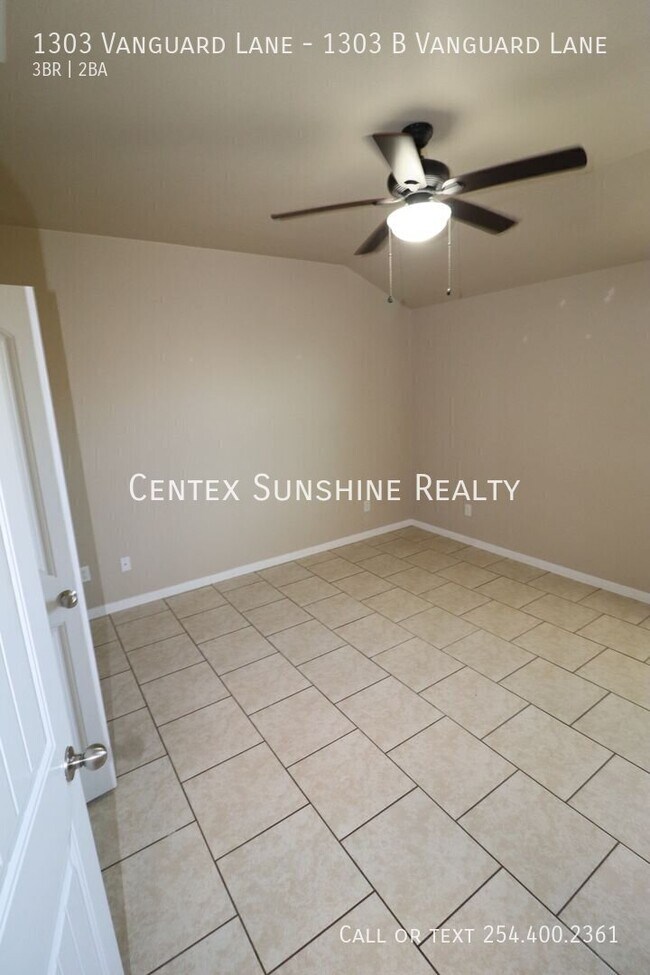 Building Photo - 1303 Vanguard Ln