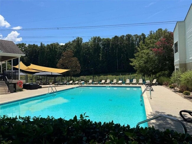 Foto del edificio - 5005 Wingate Way