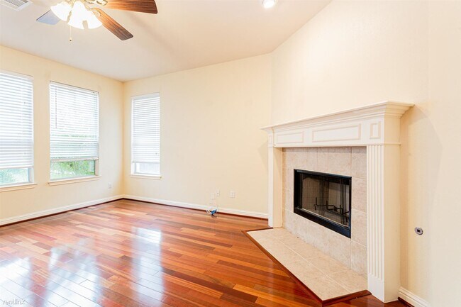 Building Photo - 3 br, 2 bath House - 1912 Petrified Forest Dr