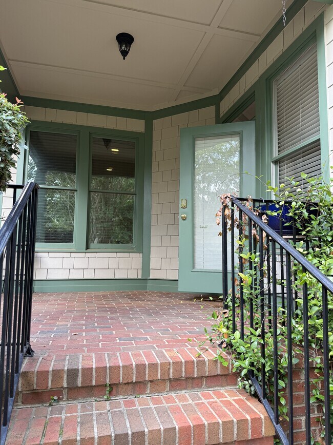 Foto del edificio - 402 Presque Isle Ln