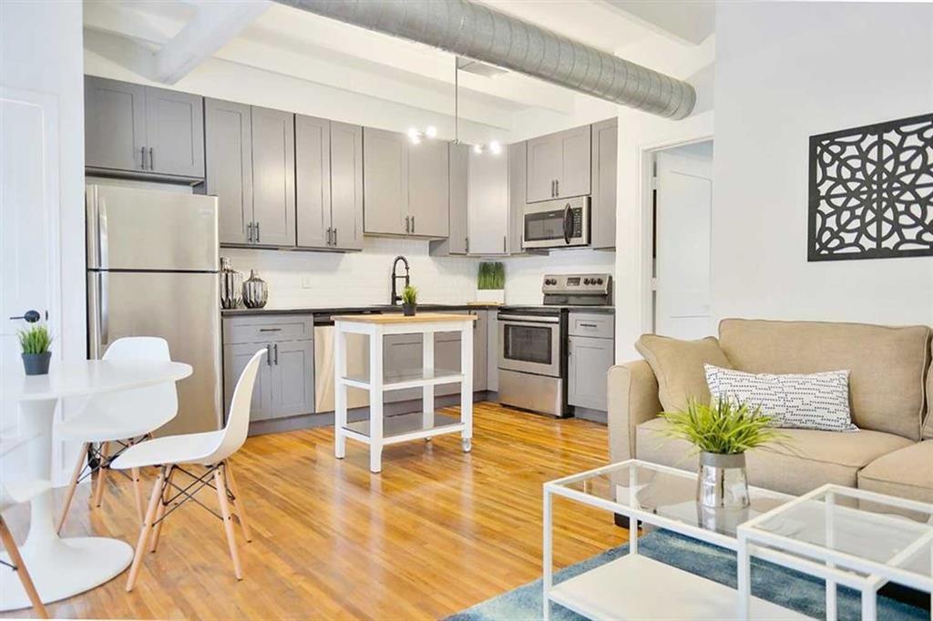 Foto principal - 219 Marshall St