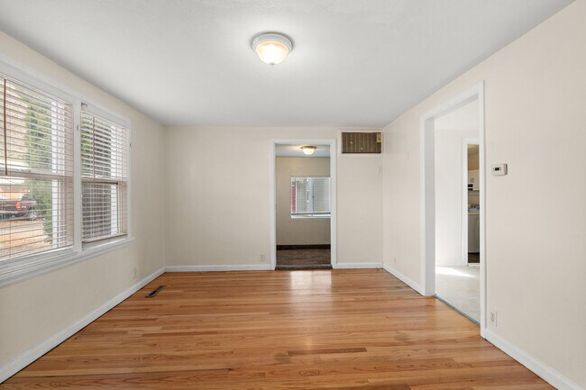 Building Photo - Charming 2 Bed, 1 Bath Boise Bench Home