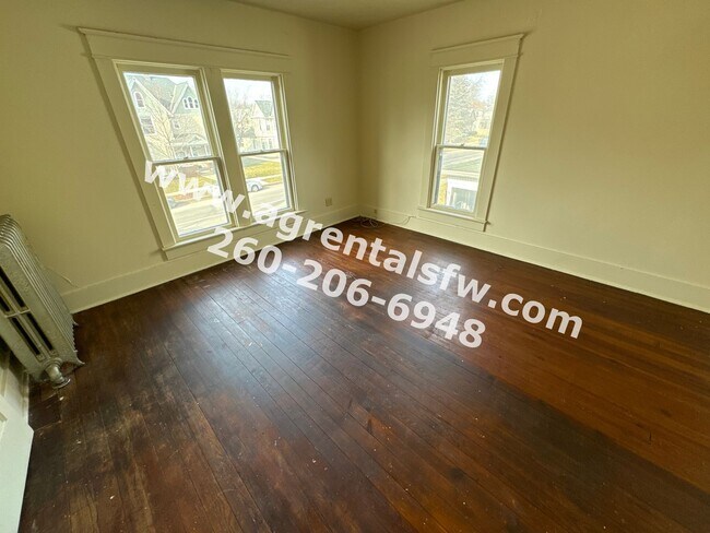 Foto del edificio - 1002 Columbia Ave