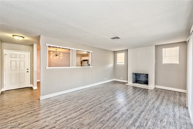 Foto del edificio - 4421 Hillcrest Ave