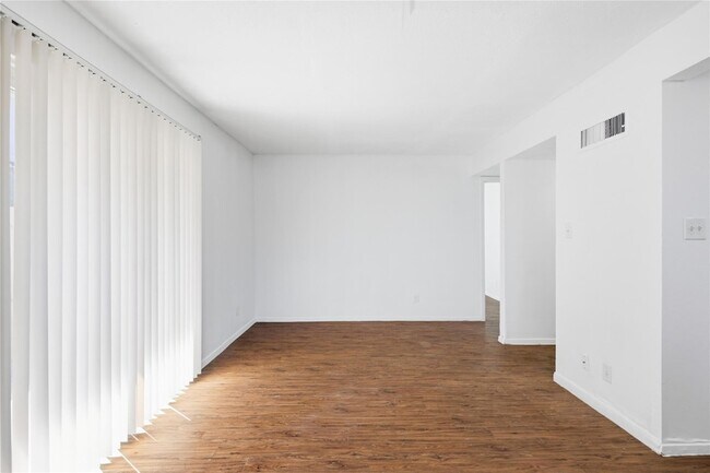 Foto del edificio - 2703 Windswept Cove